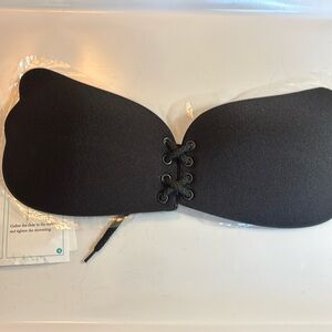 Muleug Sticky Bra Invisible Less Bra Black